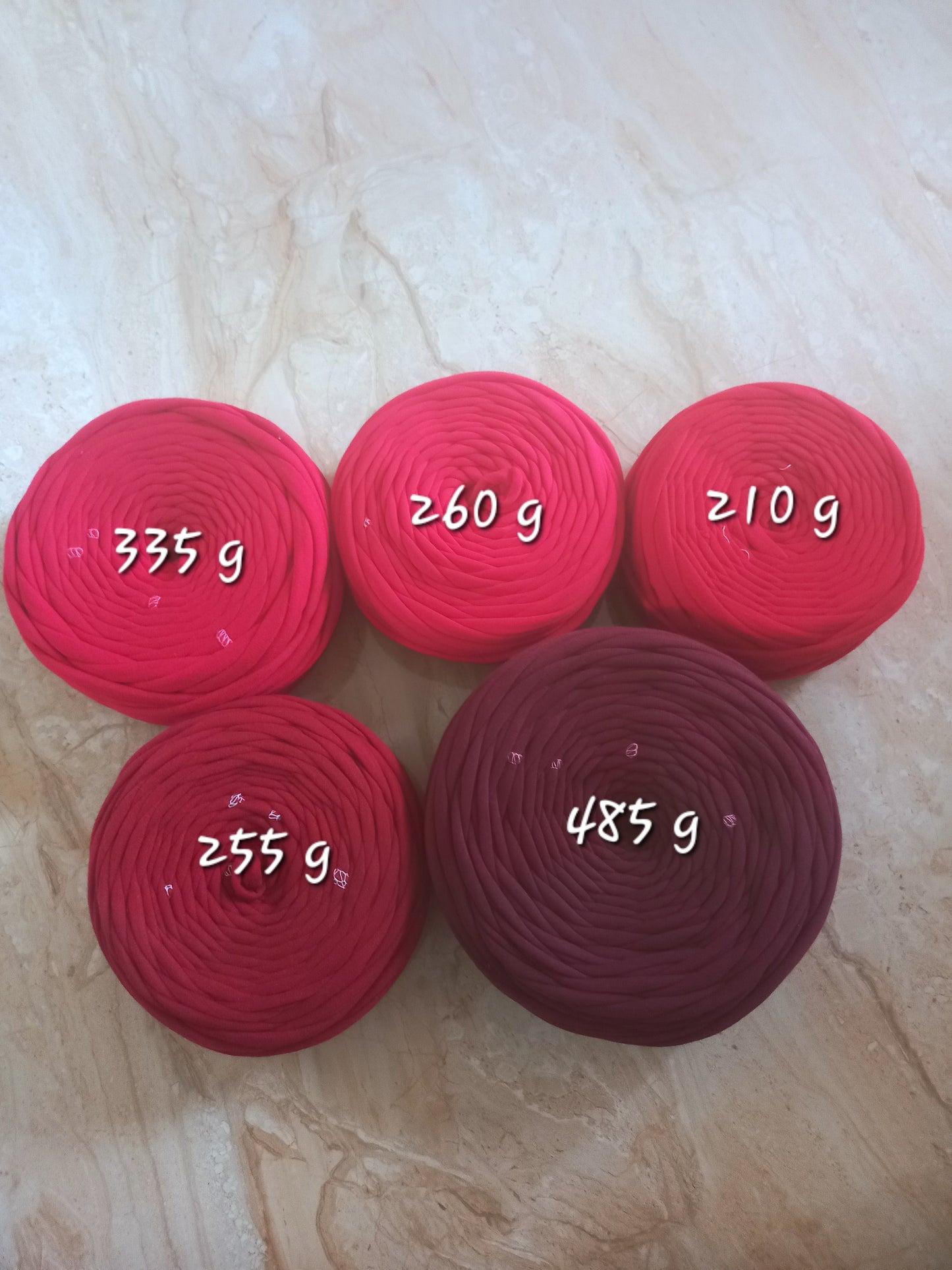 Shades of red joint tshirt yarn