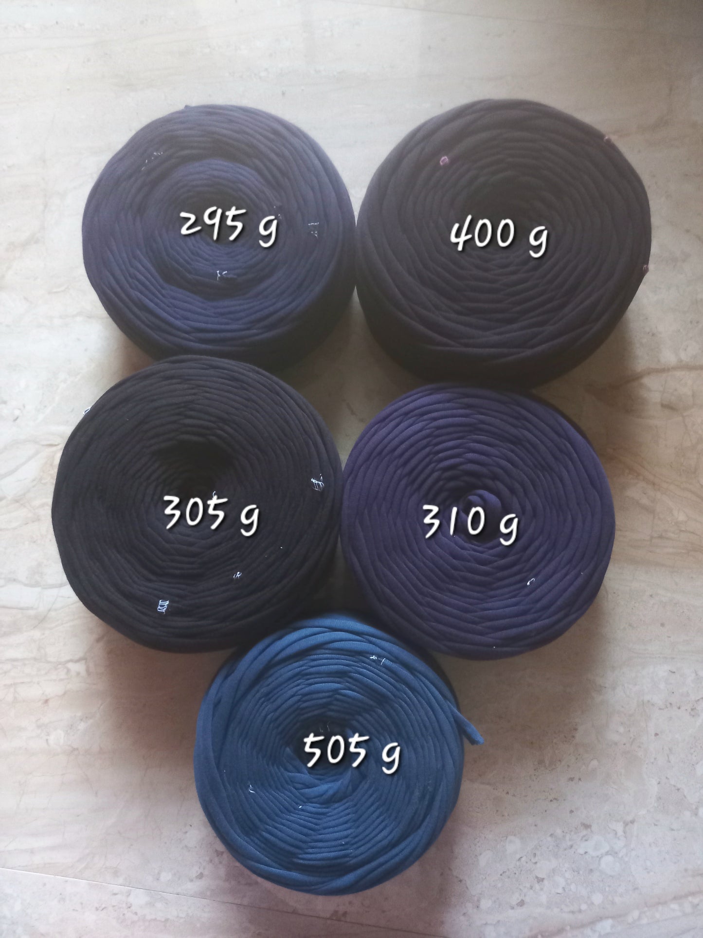Shades of navy blue joint tshirt yarn