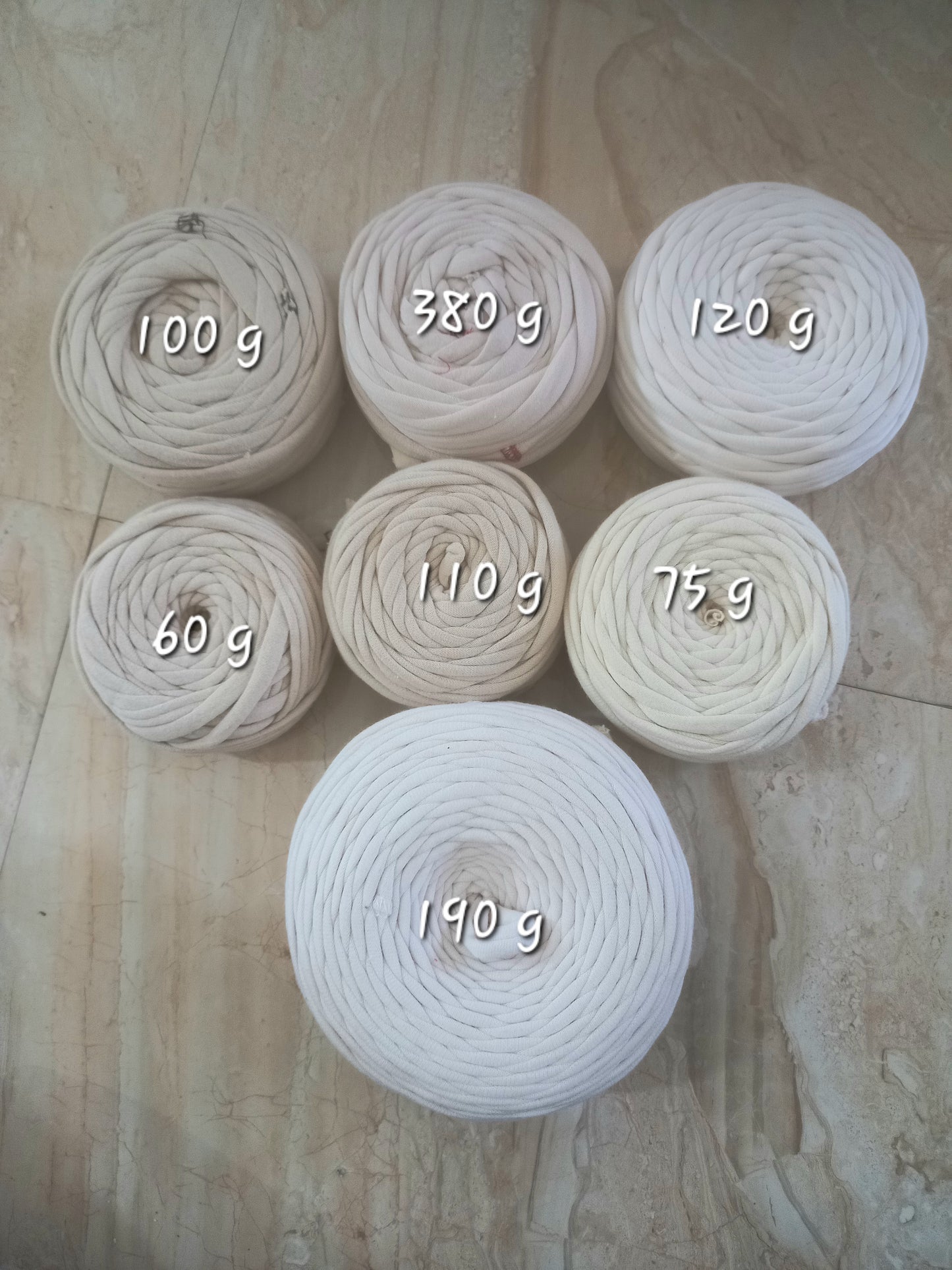 Shades of antique white joint tshirt yarn